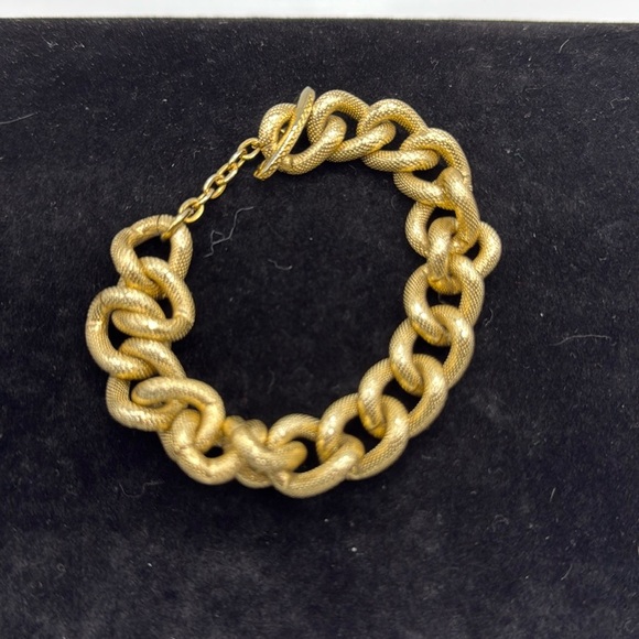 Textured Flat Link Bracelet with Toggle Clasp - Picture 1 of 2